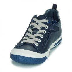 Chaussures Garçon Baskets basses Little Mary LOGAN Bleu 6 Chaussures Garçon Baskets basses Little Mary LOGAN Bleu -Baskets mode Soldes 18351270 500 C