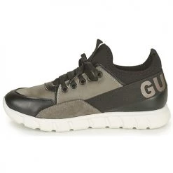 Chaussures Garçon Baskets basses Guess BRODY Noir -Baskets mode Soldes 19821309 500 D
