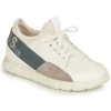 Chaussures Garçon Baskets basses Guess BRODY Blanc