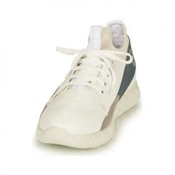 Chaussures Garçon Baskets basses Guess BRODY Blanc -Baskets mode Soldes 19821310 500 C