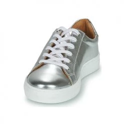 Chaussures Fille Baskets basses BOSS J19062 Argenté 6 Chaussures Fille Baskets basses BOSS J19062 Argenté -Baskets mode Soldes 21101240 500 C